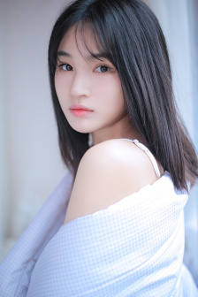 花蒂被吸得异常肿大