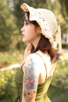 女人巨大荫蒂勃起